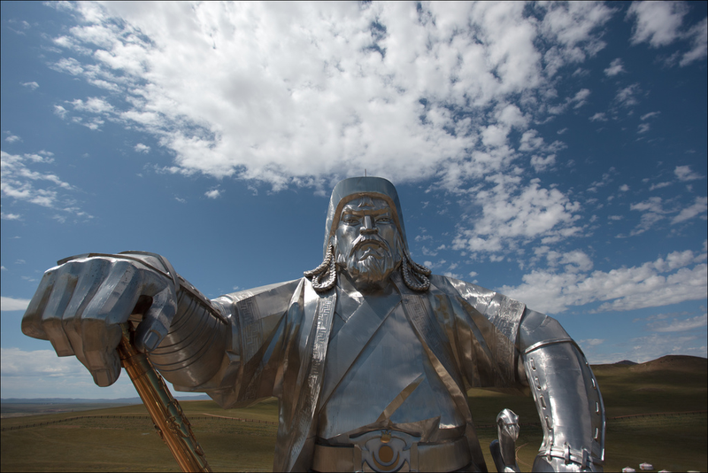 Illustration for article titled These Mega-Sculptures Are the Biggest in the World